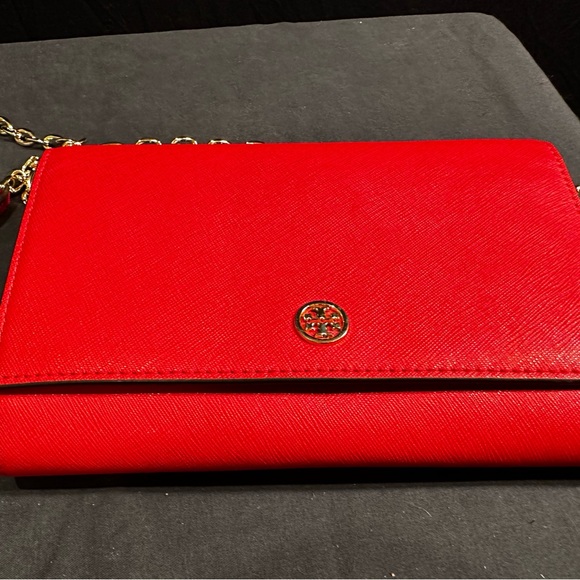 TORY BURCH RED ROBINSON PEBBLED CHAIN WALLET - Picture 2 of 14